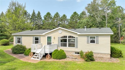 /international/us/27184-272nd-avenue-holcombe-wi-110101402613/