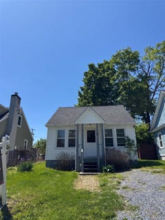/international/us/17-argyle-street-lake-peekskill-ny-110106723397/