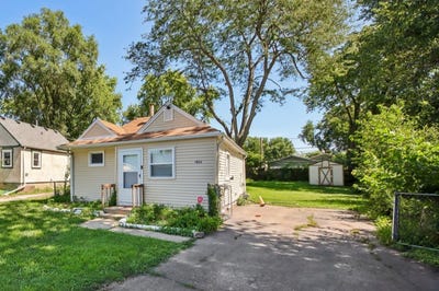 /international/us/1423-melrose-avenue-round-lake-beach-il-110119685983/