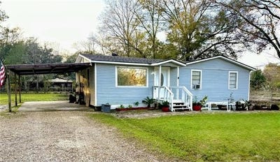 /international/us/25195-west-street-springfield-la-110105848174/