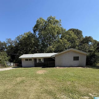 /international/us/3220-poplar-lane-adamsville-al-110120563553/