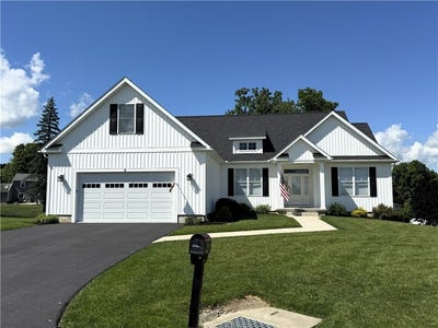 /international/us/8-royal-court-horseheads-ny-110106818016/