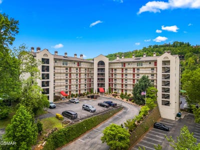 /international/us/102-baskins-creek-bypass-gatlinburg-tn-110107694438/