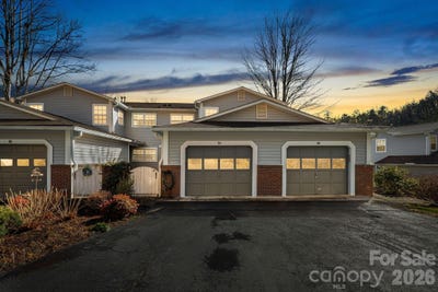 /international/us/84-lakeview-court-brevard-nc-110106125737/