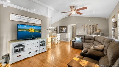 /international/us/155-lake-road-camdenton-mo-110106802528/