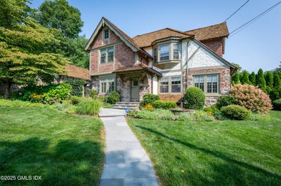 /international/us/36-ridge-road-cos-cob-ct-110101420759/