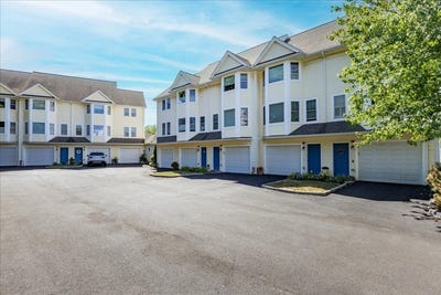 /international/us/14-1-2-roundy-st-beverly-ma-110110176156/