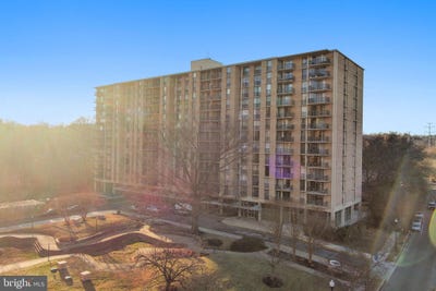 /international/us/4600-s-four-mile-run-drive-arlington-va-110101219474/