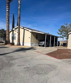 /international/us/913-s-grand-ave-san-jacinto-ca-110099441329/