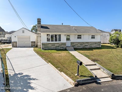 /international/us/34-lake-singleton-court-little-egg-harbor-nj-110119441829/