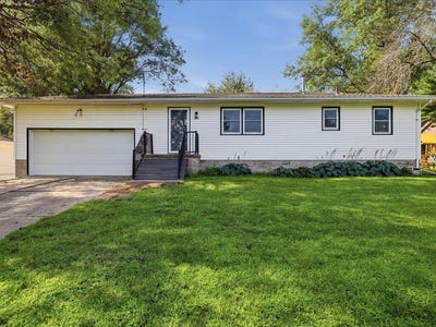 /international/us/402-garfield-street-shenandoah-ia-110119535559/