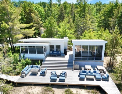 /international/us/7566-w-harbor-highway-glen-arbor-mi-110108586895/