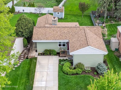 /international/us/136-green-valley-drive-lombard-il-110107714398/