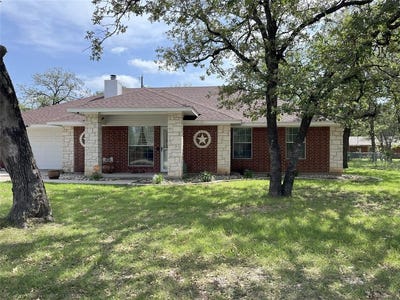 /international/us/1203-avenue-b-lacy-lakeview-tx-110101125980/