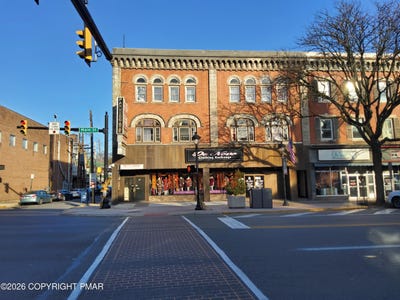 /international/us/586-main-street-unit-8-stroudsburg-pa-110104997474/