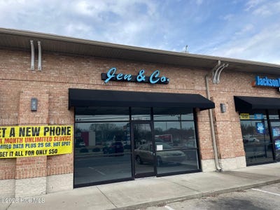 /international/us/900-w-ehringhaus-street-elizabeth-city-nc-110105959395/