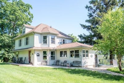 /international/us/2181-s-irish-hollow-galena-il-110101112440/