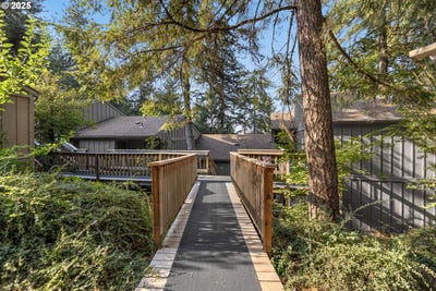 /international/us/223-trailside-loop-eugene-or-110102054691/