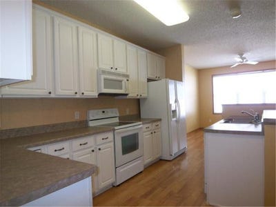 /international/us/17722-68th-place-n-maple-grove-mn-110108472196/