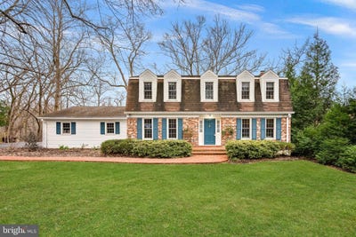 /international/us/10207-oxfordshire-road-great-falls-va-110103653435/
