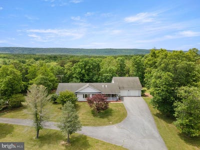 /international/us/324-sleepy-creek-road-hedgesville-wv-110108446665/