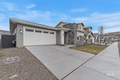 /international/us/5828-w-oxton-st-eagle-id-110108654904/