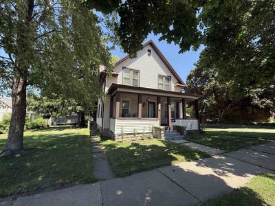 /international/us/310-e-monroe-street-tomah-wi-110108818447/