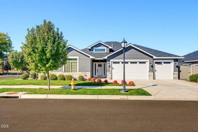 /international/us/436-montana-way-medford-or-110120082102/