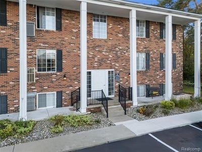 /international/us/515-w-highland-road-howell-mi-110120528746/