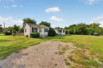 /international/us/450-e-main-st-cookeville-tn-110119701332/