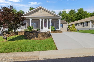 /international/us/2509-bay-meadows-way-sevierville-tn-110120095675/