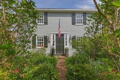 /international/us/248-bradford-street-provincetown-ma-110099593844/