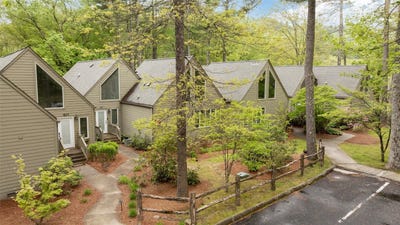 /international/us/158-river-run-road-sapphire-nc-110099399111/