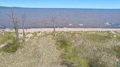 /international/us/1301-s-lake-ave-duluth-mn-110108535320/