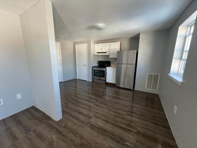 /international/us/26-ledge-street-nashua-nh-110108059561/