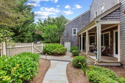 /international/us/39-oak-glen-village-yarmouth-port-ma-110101113486/