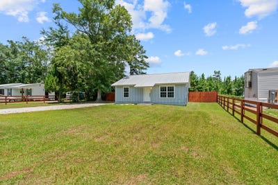 /international/us/10490-nw-camellia-street-bristol-fl-110101088366/