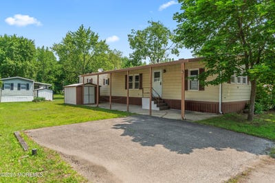 /international/us/124-village-road-morganville-nj-110100268255/