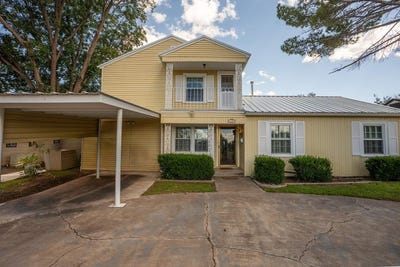 /international/us/608-e-sul-ross-alpine-tx-110101345141/?lang=en