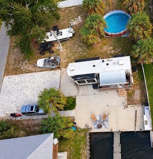 /international/us/111-w-2nd-ave-horseshoe-beach-fl-110120061579/