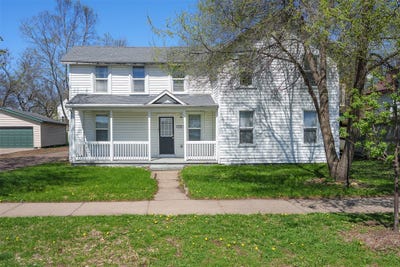 /international/us/1428-bellevue-avenue-eau-claire-wi-110107804161/
