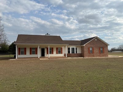 /international/us/925-w-king-st-headland-al-110105917777/