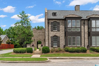 /international/us/3748-village-center-way-hoover-al-110100686413/