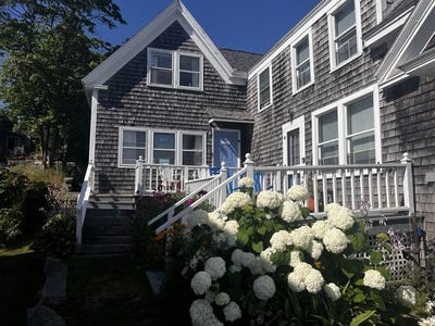 /international/us/60-main-street-stonington-me-110101054753/