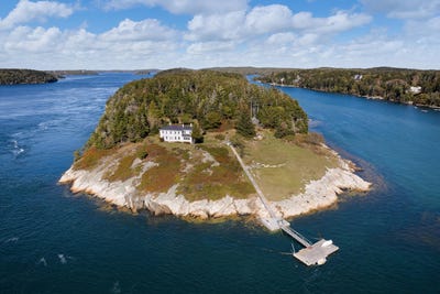 /international/us/012-long-island-georgetown-me-110107960080/