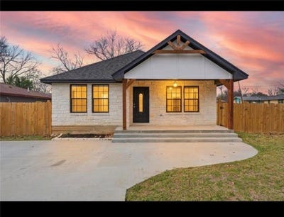 /international/us/211-moss-avenue-hearne-tx-110120408320/