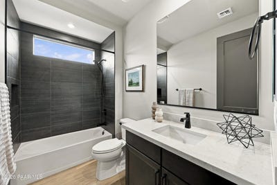 /international/us/5706-e-hahn-street-prescott-valley-az-110120426249/