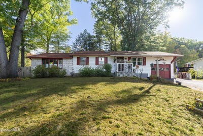 /international/us/37-whippletree-drive-ballston-spa-ny-110120514558/