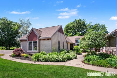 /international/us/3393-english-hills-drive-nw-grand-rapids-mi-110108802894/