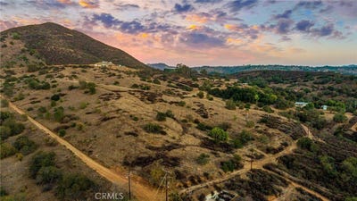 /international/us/lilac-road-valley-center-ca-110110343686/